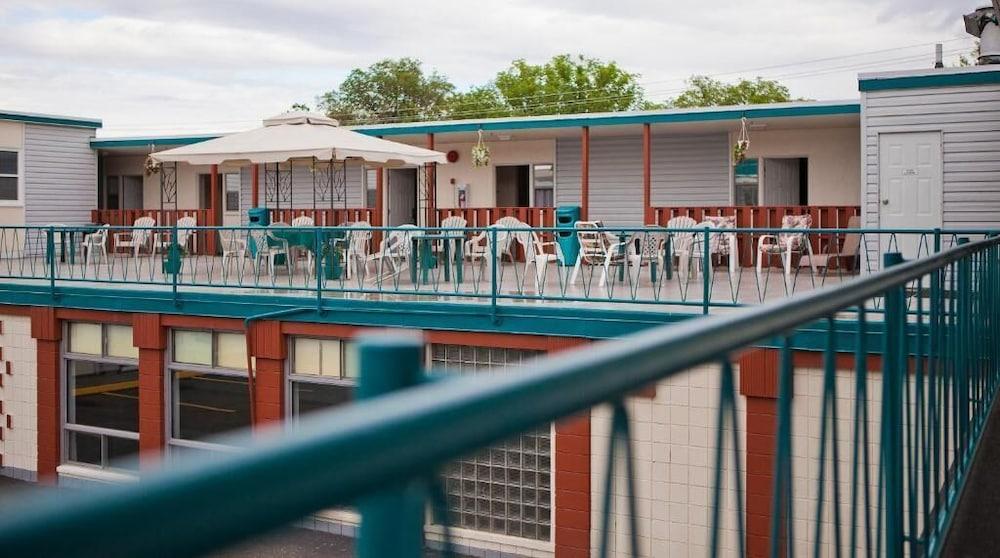 Scott'S Inn & Suites Kamloops Exterior foto